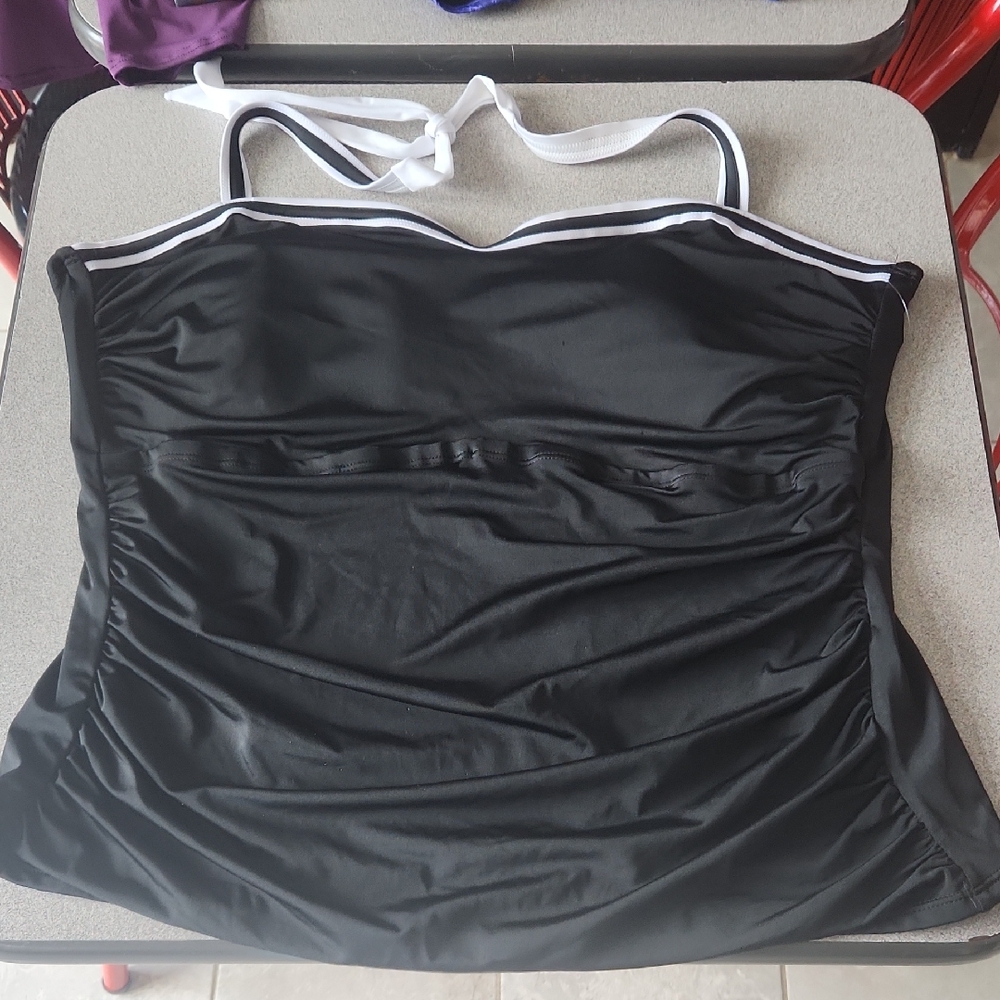 Jaclyn Smith Black and White One Piece Swimsuit Top
